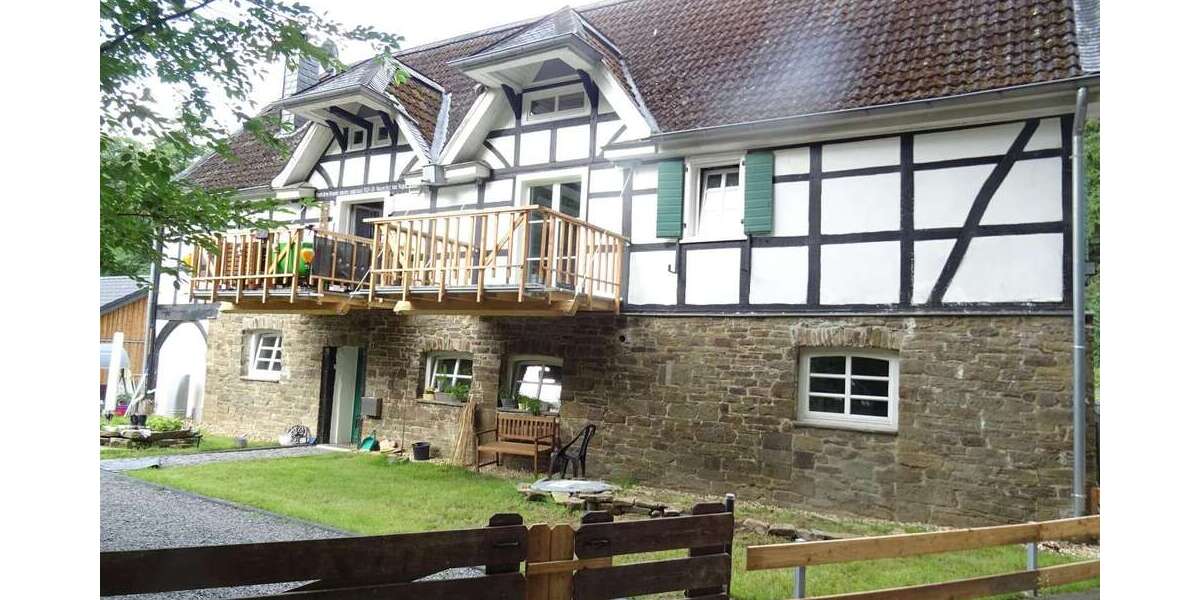 Etagenwohnung Wermelskirchen - 5 Zimmer, 131 m&sup2;, 1.182&euro; | Angebot:27304889