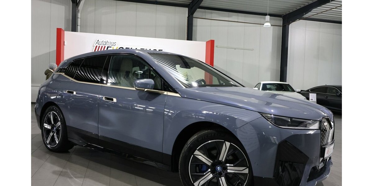BMW iX 40 xDrive SPORT TITAN GLAS STORM EINZELSTÜCK 79.000 km 39.999 &euro; Hamm 59077