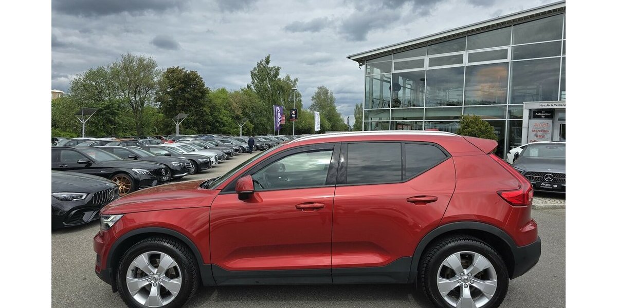 Volvo XC40 T4 MOMENTUM AWD/KLIMA/LEDER/ PRO-PAKET/LED 52.808 km 23.900 &euro; Villingen-Schwenningen 78054