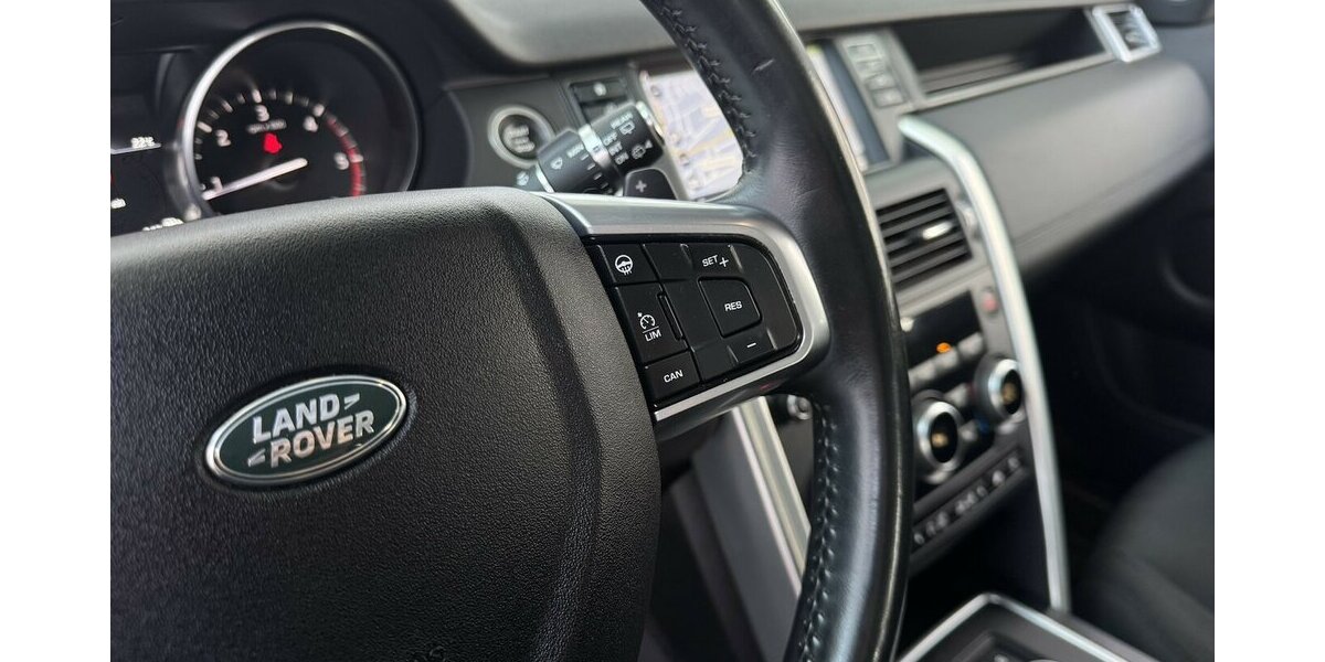 Land Rover Discovery Sport 2.0 Td4 SE AWD/AHK/KAMERA/KLIMA 111.402 km 13.900 &euro; Villingen-Schwenningen 78054