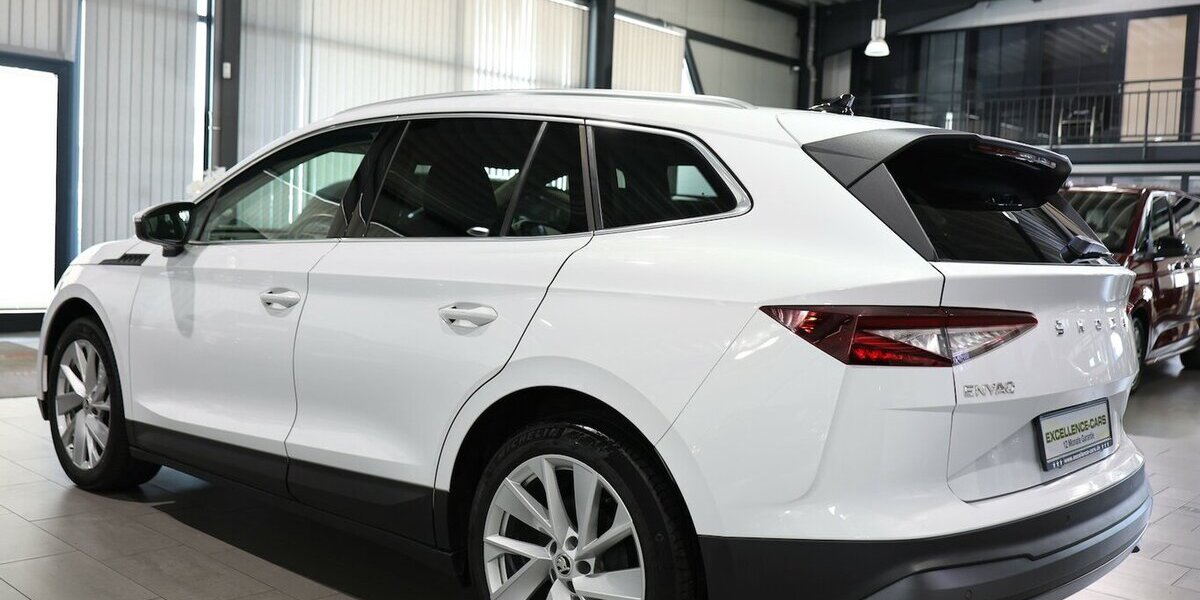 Skoda Enyaq IV 80 LOFT SPORT WHITE / WÄRMEPUMPE, AHK 132.000 km 26.444 &euro; Hamm 59077