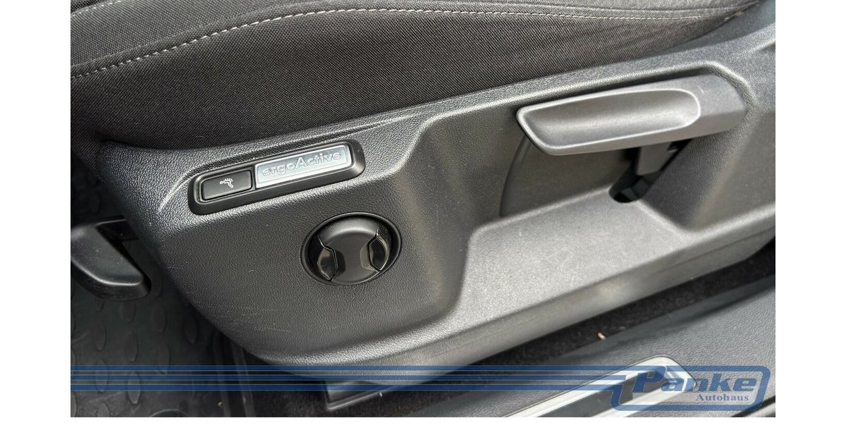 VW Tiguan Highline BMT 2.0 DSG*AHK*LED*RFK*ACC*CarP 160.966 km 18.990 &euro; Berlin 13187