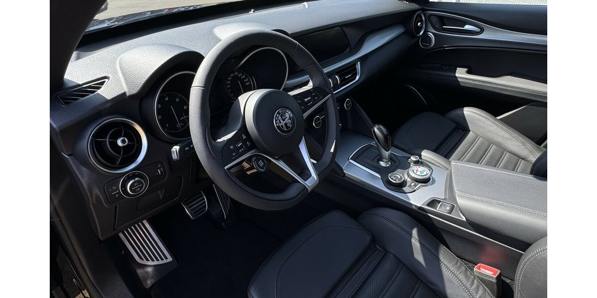 Alfa Romeo Stelvio 2.2 D Super Q4 LEDER AHK Pano LED 14.780 km 29.220 &euro; Lich 35423