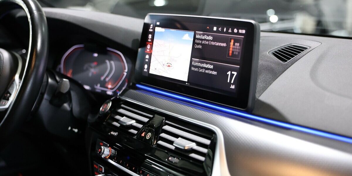 BMW 530d xDrive M-SPORT / SCHIEBEDACH,LASER,H/K,HUD 154.000 km 35.555 &euro; Hamm 59077