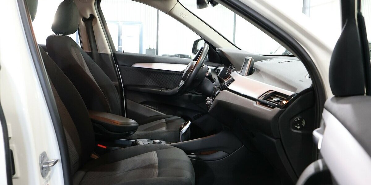 BMW X1 sDrive 18i Advantage WHITE / AUTOMATIK / 89.000 km 16.331 &euro; Hamm 59077