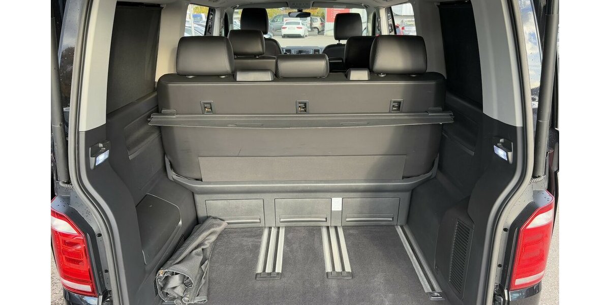 VW T6 Multivan GENERATION SIX/4x4/KAMERA/7-SITZER 231.260 km 24.900 &euro; Villingen-Schwenningen 78054