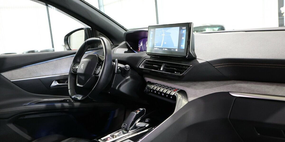 Peugeot 3008 BLUE-HDI GT-SPORT / WHITE & BLACK / SCHÖN 56.000 km 21.777 &euro; Hamm 59077