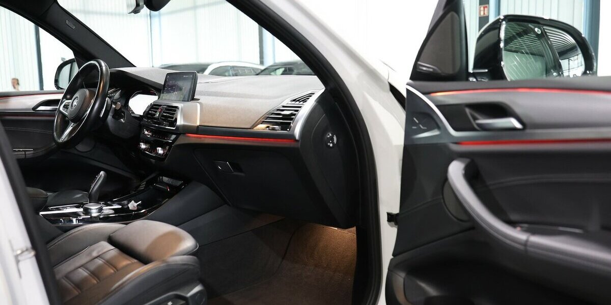 BMW X3 xDrive 20i WHITE M-SPORT-PAKET / PANORAMA 85.000 km 31.444 &euro; Hamm 59077
