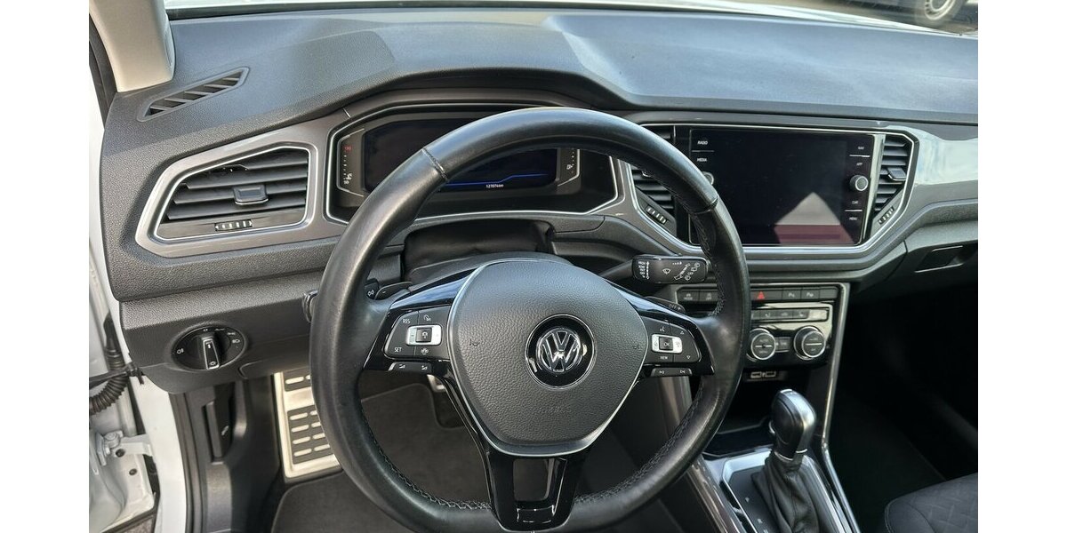 VW T-Roc IQ.DRIVE LED Navi PDC SHZ 127.074 km 16.900 &euro; Mainz 55122