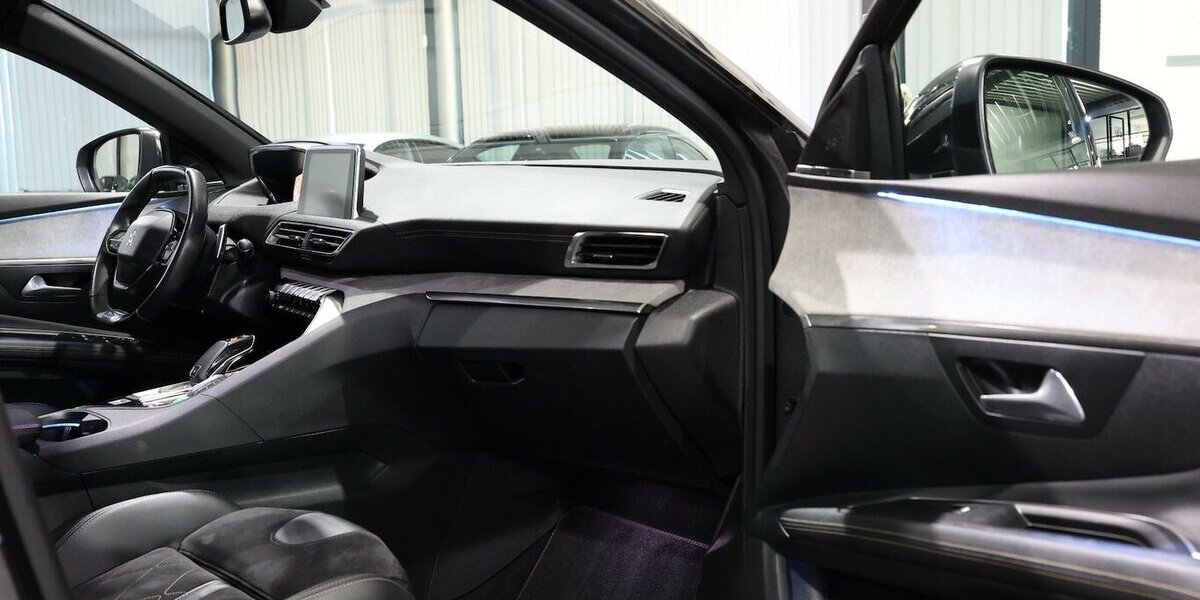 Peugeot 3008 2.0 BLUE-HDI 180 GT-LINE-SPORT / I-COCKPIT 138.000 km 15.555 &euro; Hamm 59077