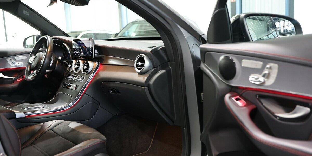 Mercedes-Benz GLC 220 d 4Matic AMG-LINE-PLUS MATT / PANORAMA 26.000 km 48.777 &euro; Hamm 59077