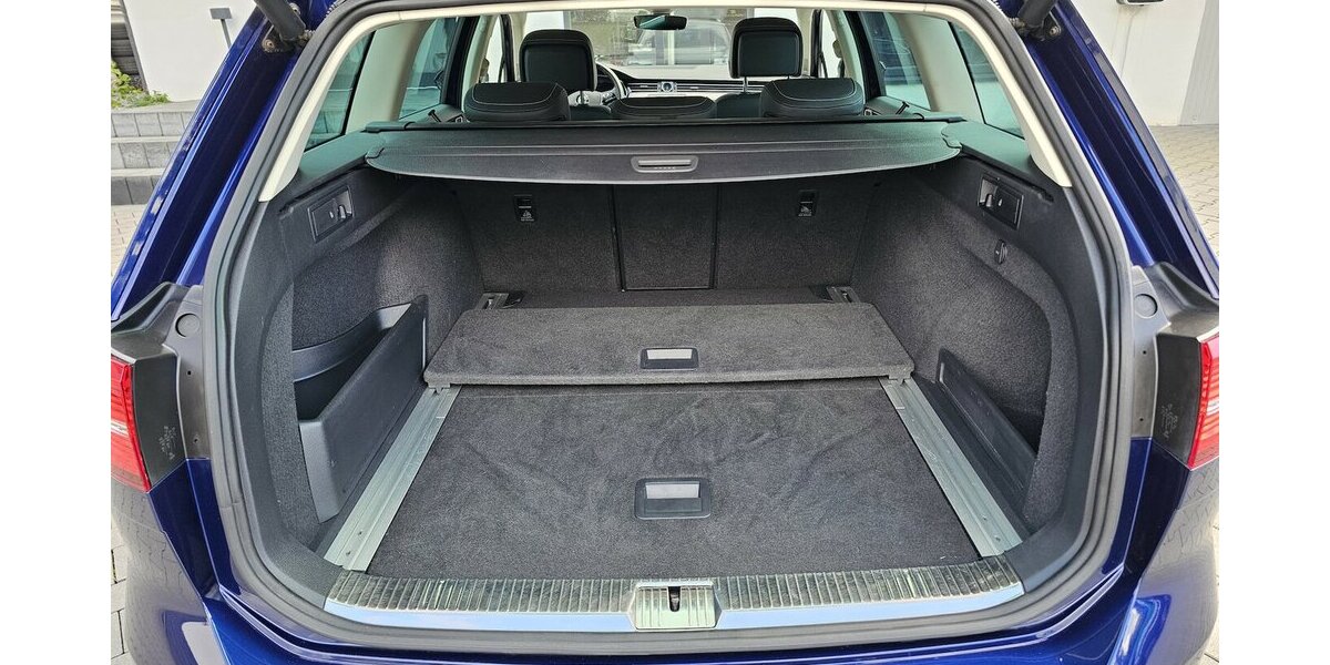 VW Passat Variant 2.0 TDI R-Line 4M Highline 360° 128.350 km 20.990 &euro; Löhne 32584