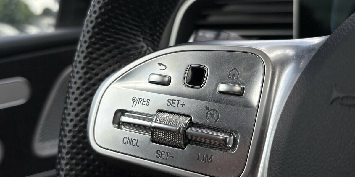 Mercedes-Benz GLE 300 4 Matic AMG NIGHT/PANO/BURMES/NAVI/360° 67.051 km 56.900 &euro; Villingen-Schwenningen 78054