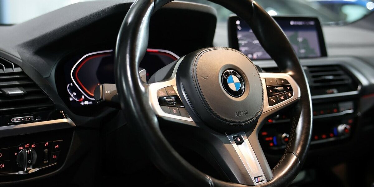 BMW X3 xDrive 20i WHITE M-SPORT-PAKET / PANORAMA 85.000 km 31.444 &euro; Hamm 59077