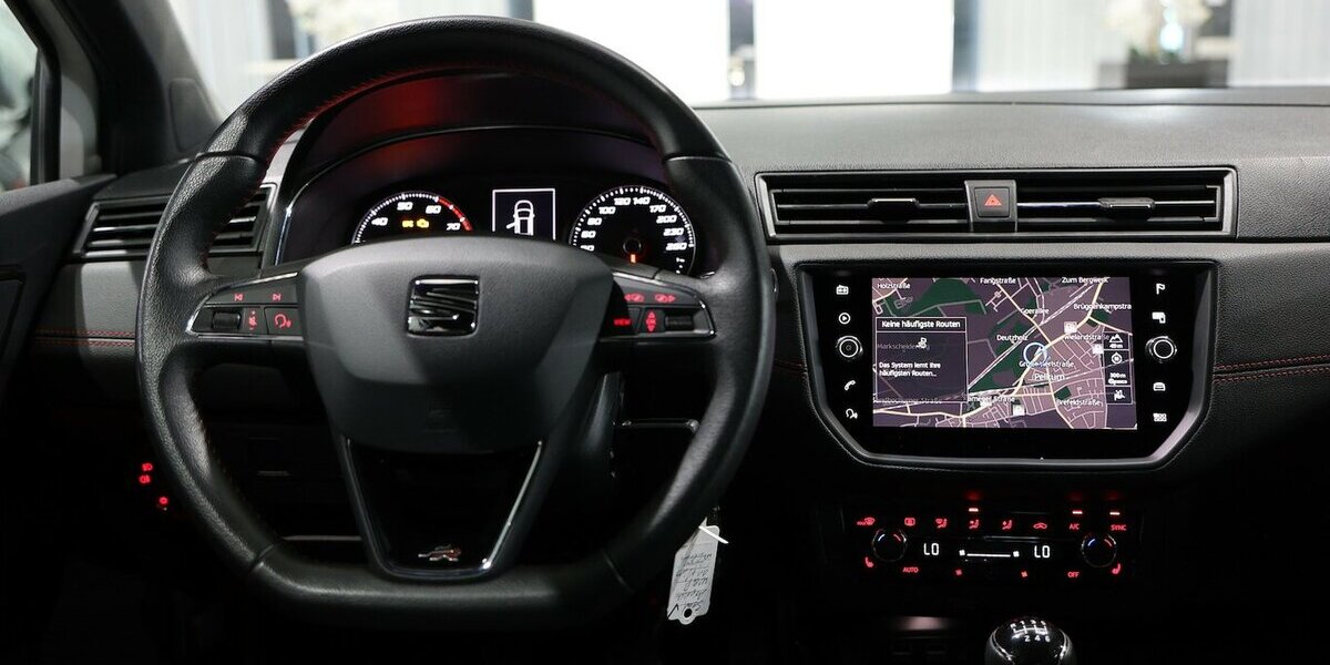 Seat Arona 1.5 TSI XCELLENCE FR-SPORT / WHITE & BLACK 90.000 km 14.881 &euro; Hamm 59077