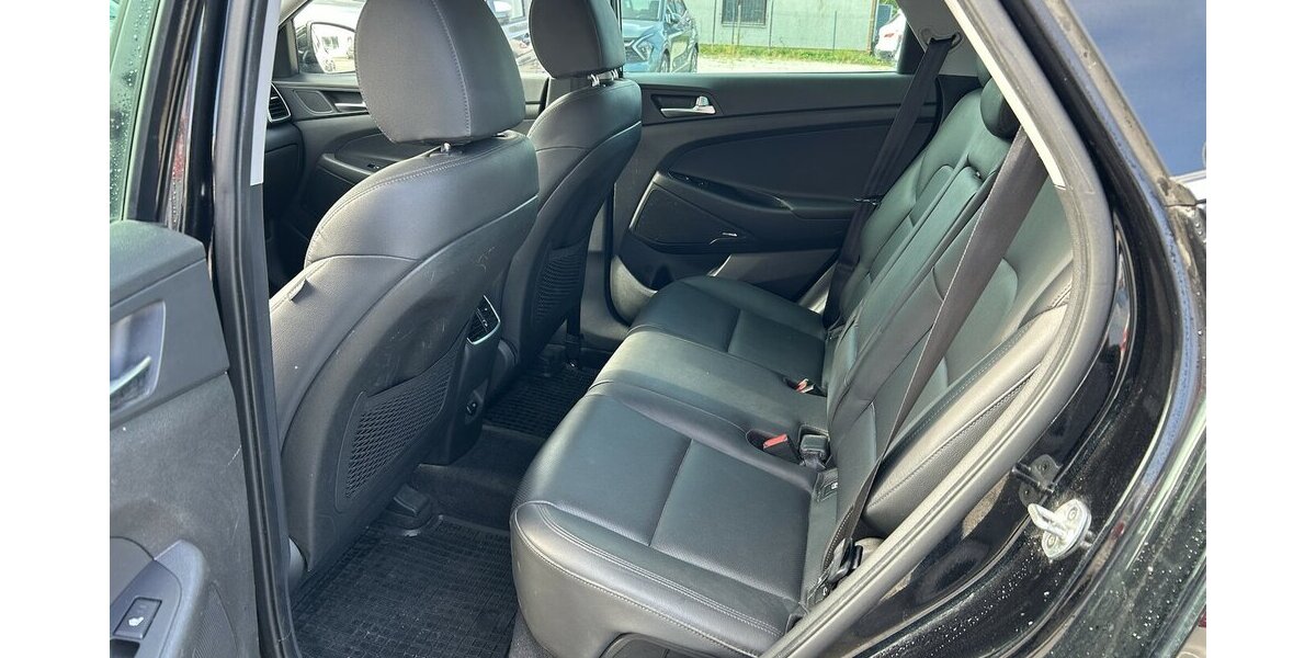 Hyundai Tucson 2.0 CRDi Automatik 4WD Premium Navi AHK 191.900 km 14.990 &euro; Altdorf 84032
