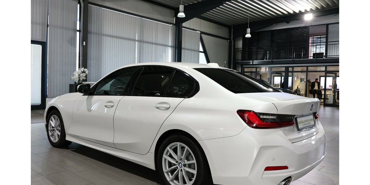 BMW 320d LIMOUSINE xDrive BUSINESS / CURVED / LED 68.000 km 27.883 &euro; Hamm 59077