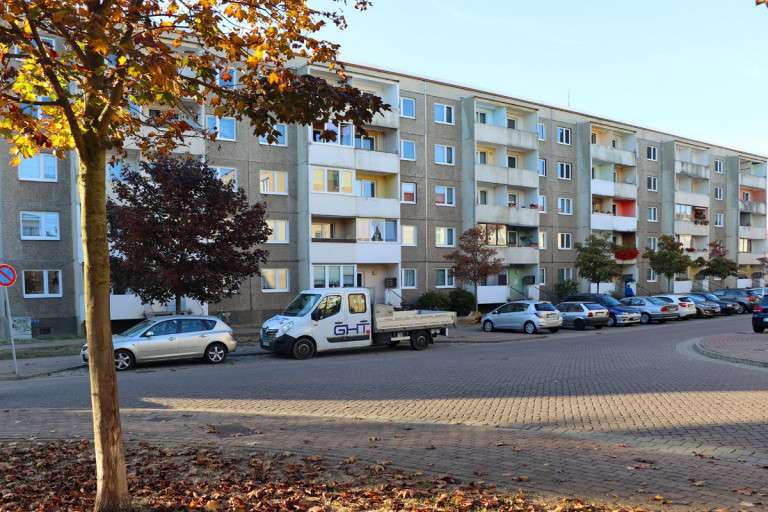 Etagenwohnung Dessau-Roßlau Roßlau - 4 Zimmer, 65 m&sup2;, 390&euro; | Angebot:27283083