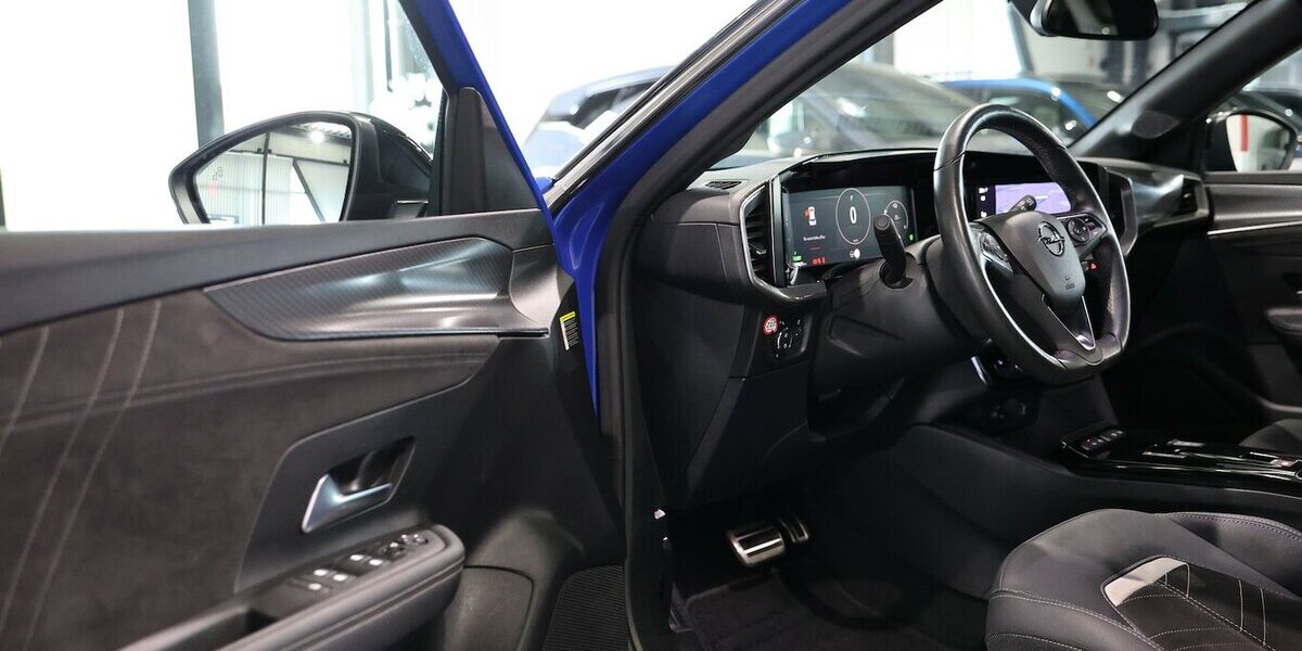 Opel Mokka-e ULTIMATE TECH BLUE & BLACK / WÄRMEPUMPE 39.000 km 18.777 &euro; Hamm 59077