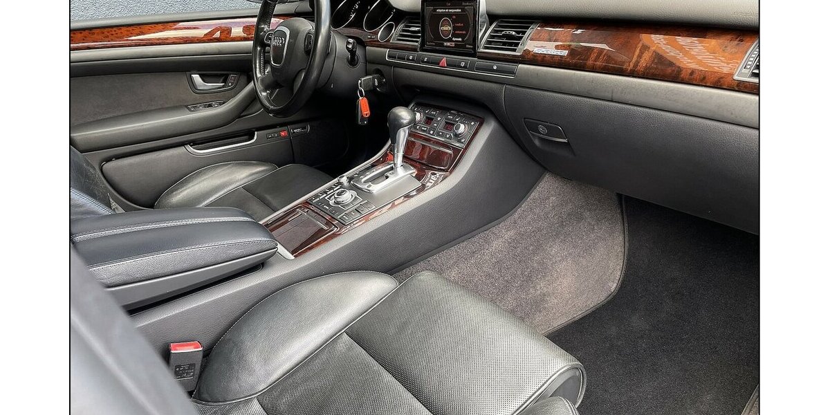 Audi A8 3.0 TDI qu Lang GSD Massage AHK ACC Softcl TV 215.000 km 11.999 &euro; Stade 21682