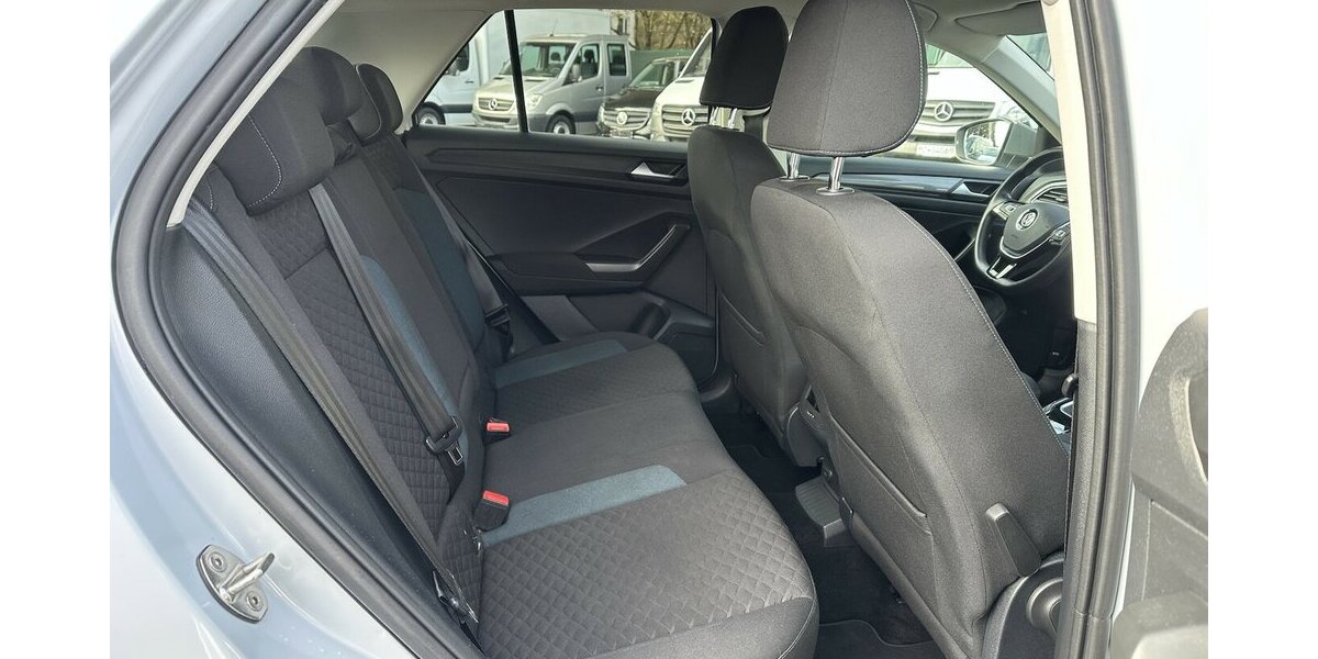 VW T-Roc IQ.DRIVE LED Navi PDC SHZ 127.074 km 16.900 &euro; Mainz 55122