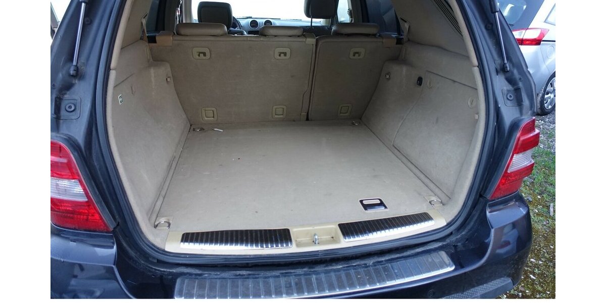 Mercedes-Benz ML 320 CDI PDC AHK Leder Ganzjahresreifen 294.300 km 7.950 &euro; Neumarkt/OPf 92318