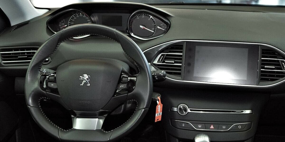 Peugeot 308 SW Allure BlueHDi 150 Motor Problem 193.000 km 1.890 &euro; Lich 35423