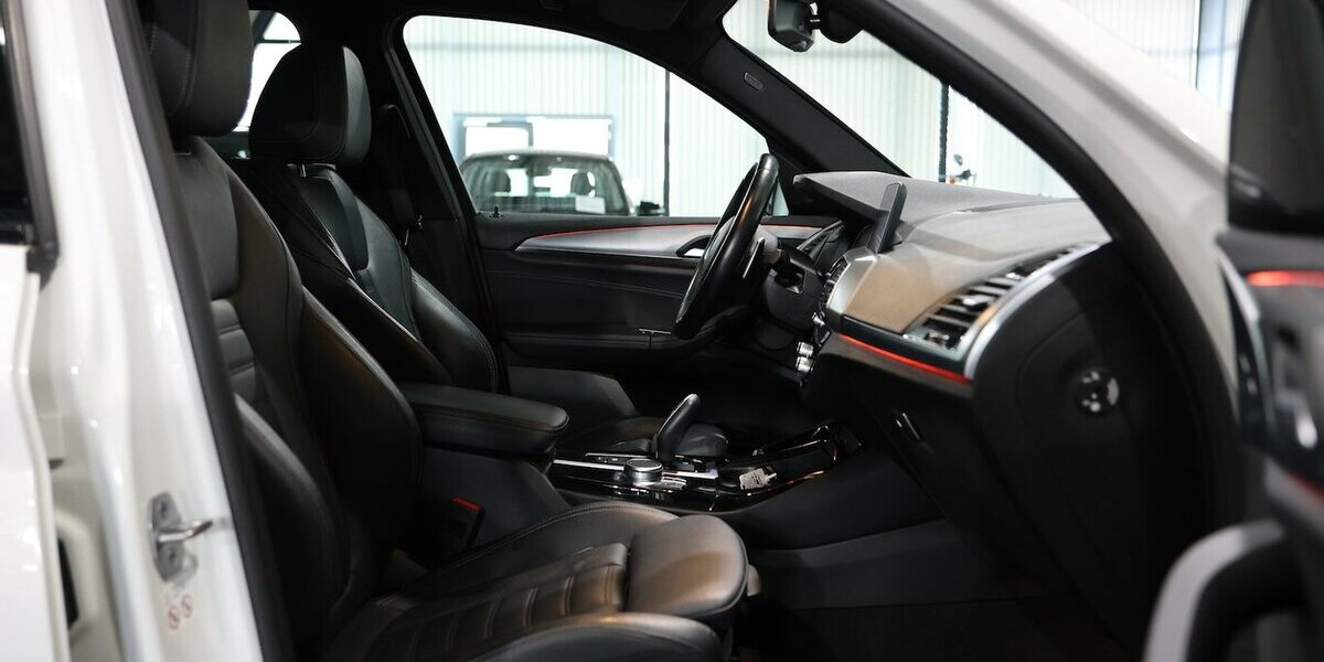 BMW X3 xDrive 20i WHITE M-SPORT-PAKET / PANORAMA 85.000 km 31.444 &euro; Hamm 59077