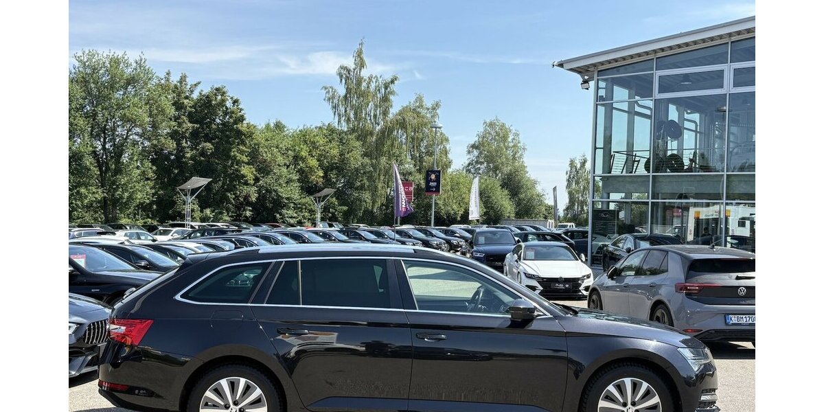 Skoda Superb 2.0 TDI Ambition KAMERA/NAVI/CARPLAY/DSG 52.484 km 25.800 &euro; Villingen-Schwenningen 78054