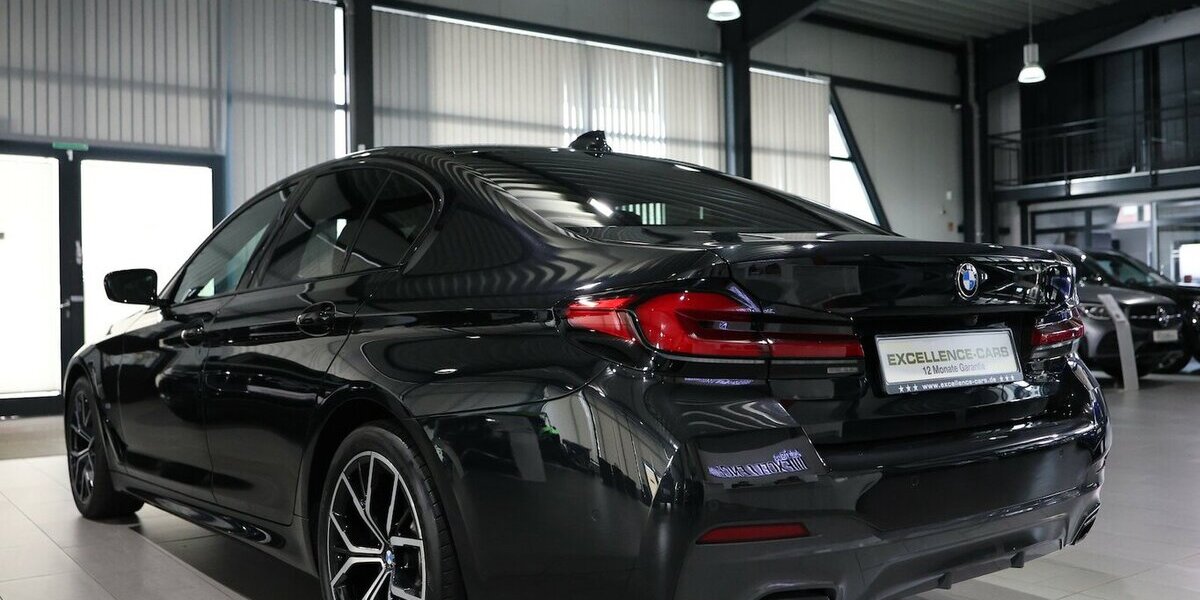 BMW 530d xDrive M-SPORT / SCHIEBEDACH,LASER,H/K,HUD 154.000 km 35.555 &euro; Hamm 59077