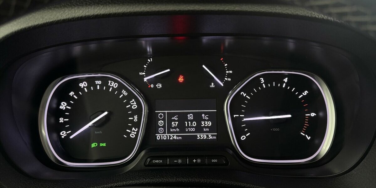 Opel Vivaro Cargo 1.5 D Edition M 1.Hand Sitzhzg 9.900 km 21.670 &euro; Lich 35423