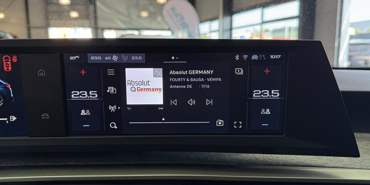 Peugeot 5008 145 Mild Hybrid Allure7 Sitzer LED CAM 18.200 km 27.820 &euro; Lich 35423