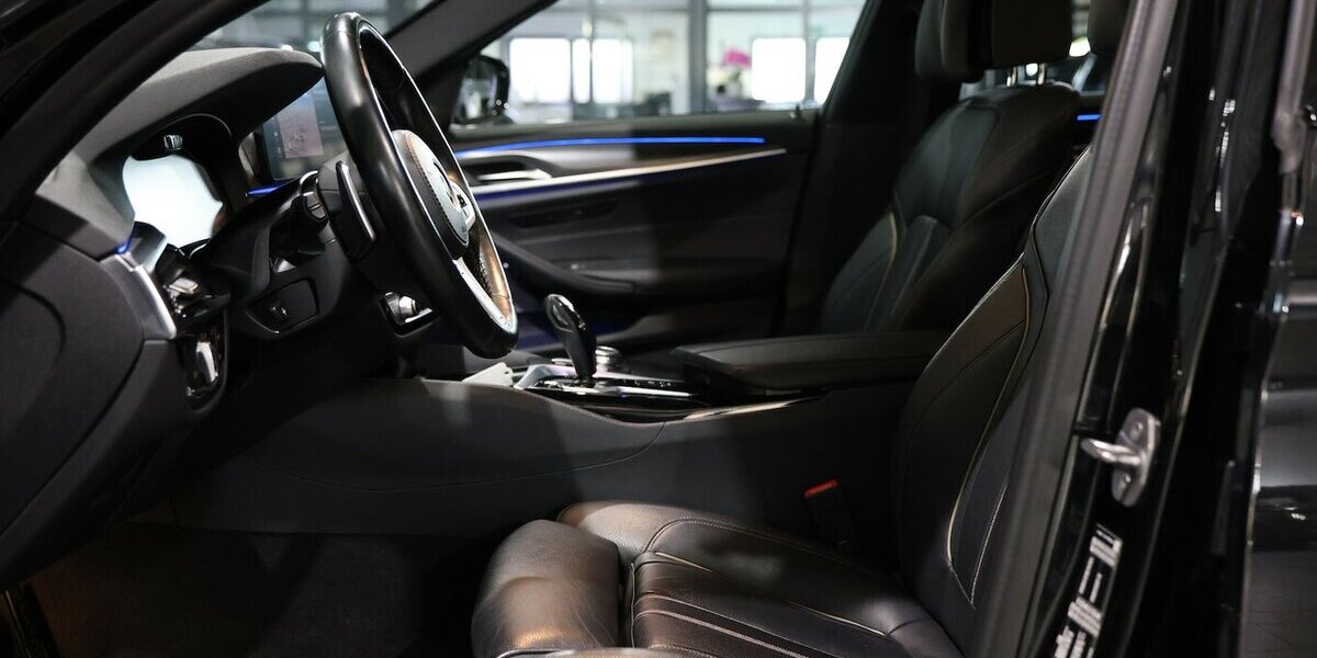 BMW 530d xDrive M-SPORT / SCHIEBEDACH,LASER,H/K,HUD 154.000 km 35.555 &euro; Hamm 59077