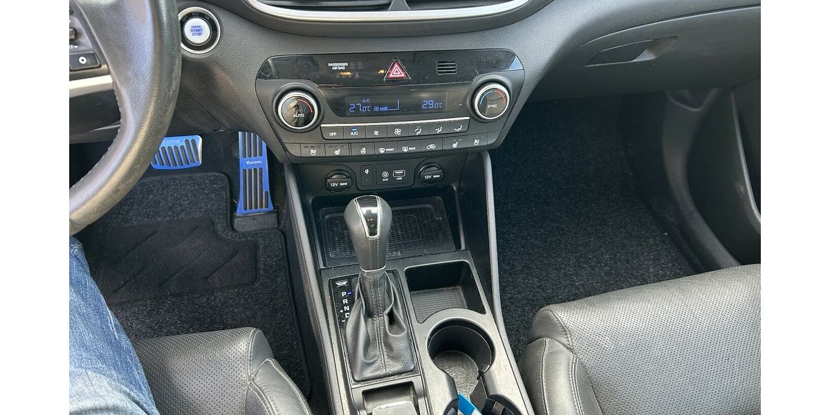 Hyundai Tucson 2.0 CRDi Automatik 4WD Premium Navi AHK 191.900 km 14.990 &euro; Altdorf 84032