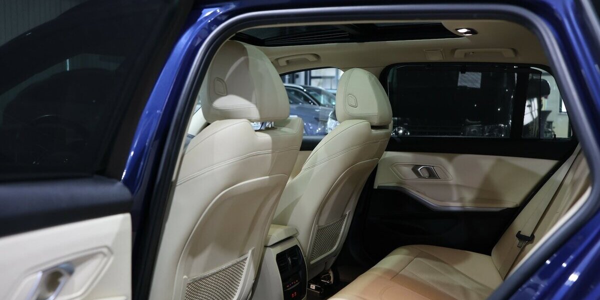 BMW 320d Touring SPORT BLUE & BEIGE / PANORAMA, LED 115.000 km 23.221 &euro; Hamm 59077