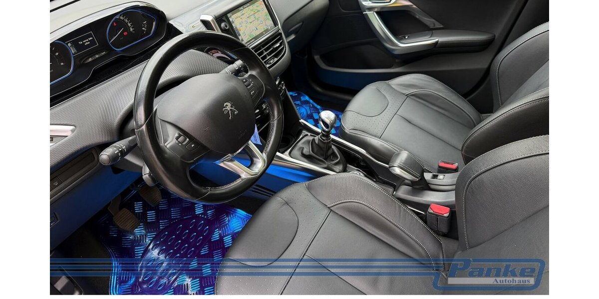 Peugeot 2008 Allure*Pano*Leder*R-Cam*Navi*SHZ*LED*USB* 81.293 km 9.990 &euro; Berlin 13187