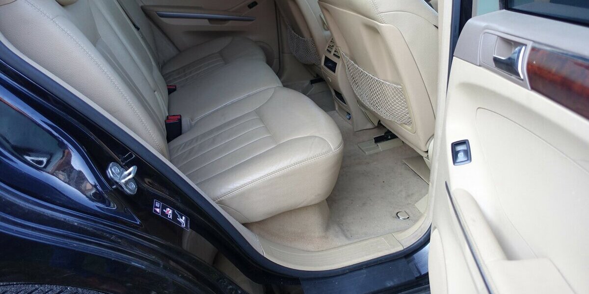Mercedes-Benz ML 320 CDI PDC AHK Leder Ganzjahresreifen 294.300 km 7.950 &euro; Neumarkt/OPf 92318